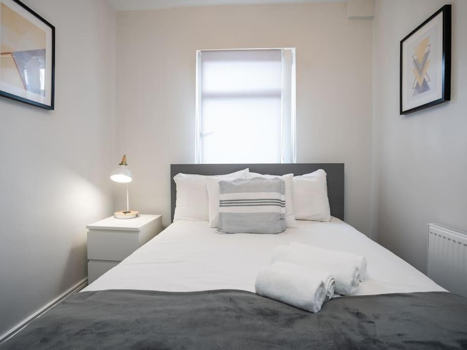 Cozy Townhouse, Walking Distance To Belfast City מראה חיצוני תמונה