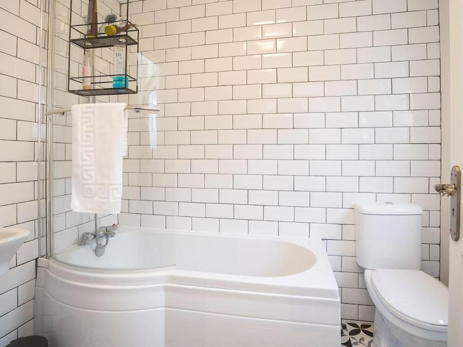 Cozy Townhouse, Walking Distance To Belfast City מראה חיצוני תמונה